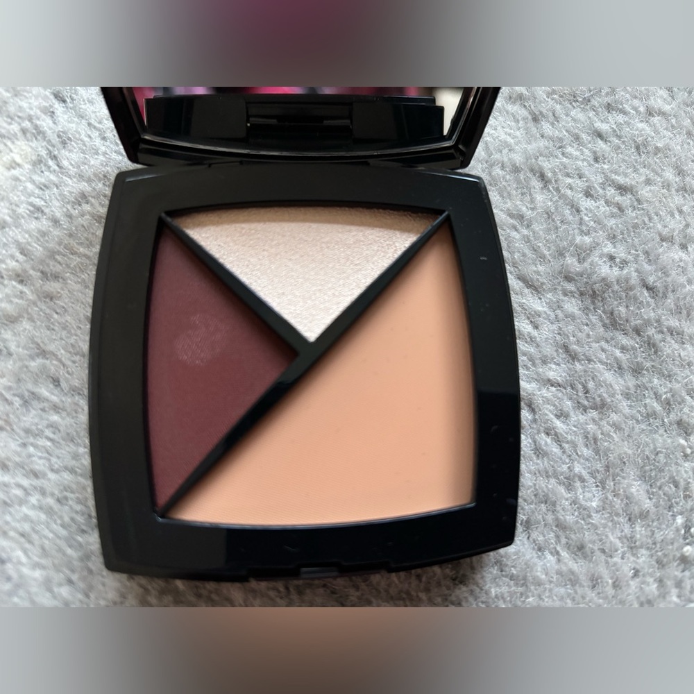 Chanel New Palette Essentielle 160 Beige Medium